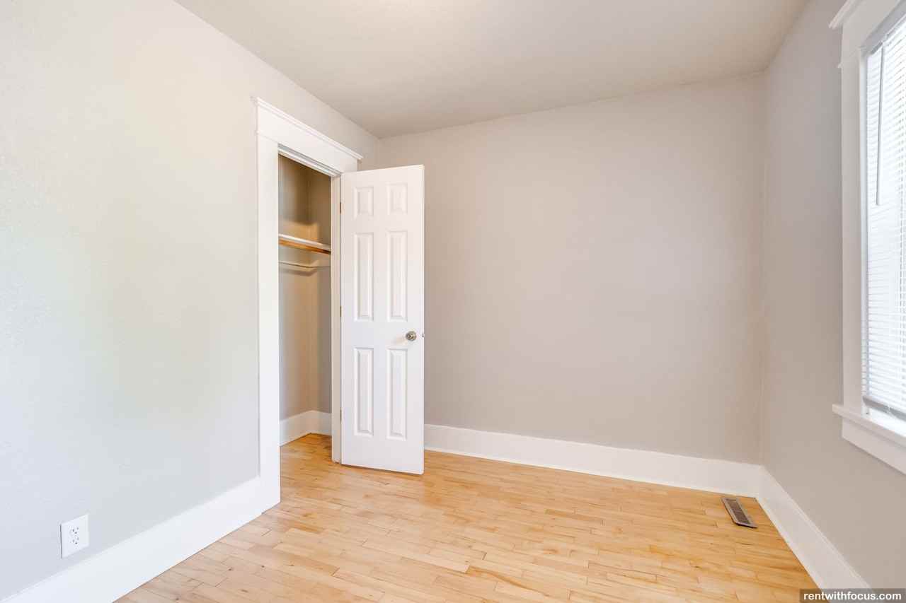 1202-1318 Summit Ave. - Photo 7 of 38