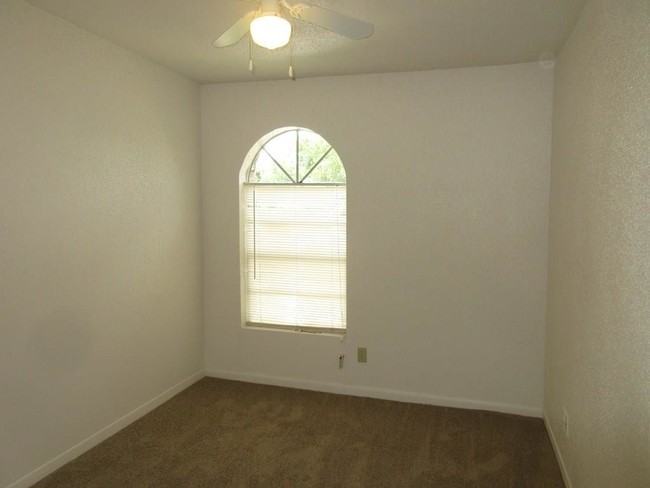 11205 Shannon Hills Dr #NA - Photo 6 of 11