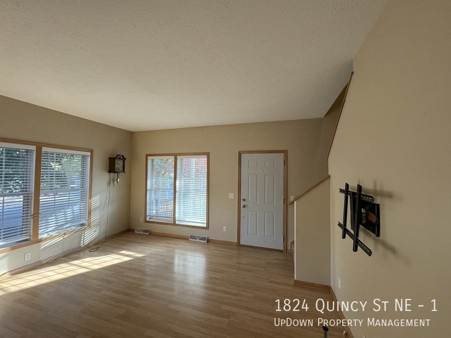 1824 Quincy St Ne #1 - Photo 3 of 36