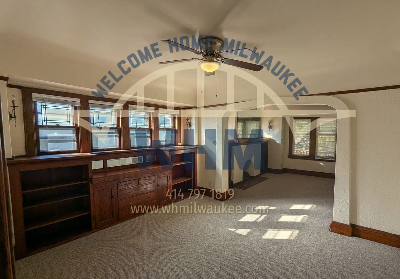 3234 N 44th St - Photo 3 of 10
