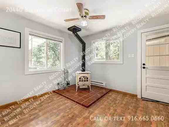 20440 Bellwood Ct - Photo 3 of 19