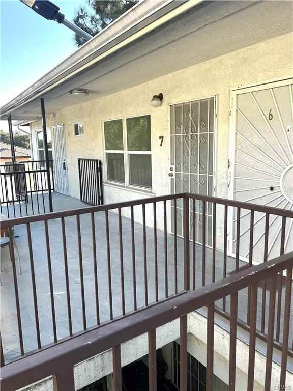 476 E Woodbury Rd - Photo 3 of 13