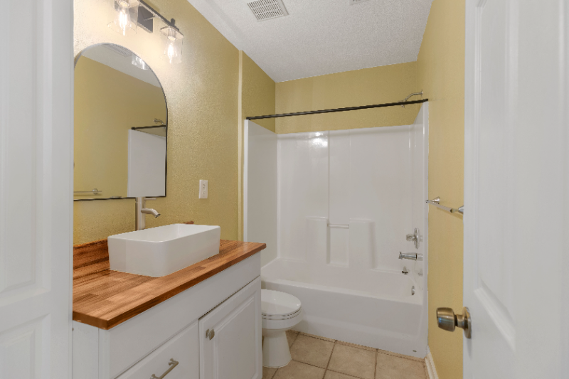 1555 W Detroit Blvd B, Pensacola, FL 32534 2 Bedroom Condo for 1,600