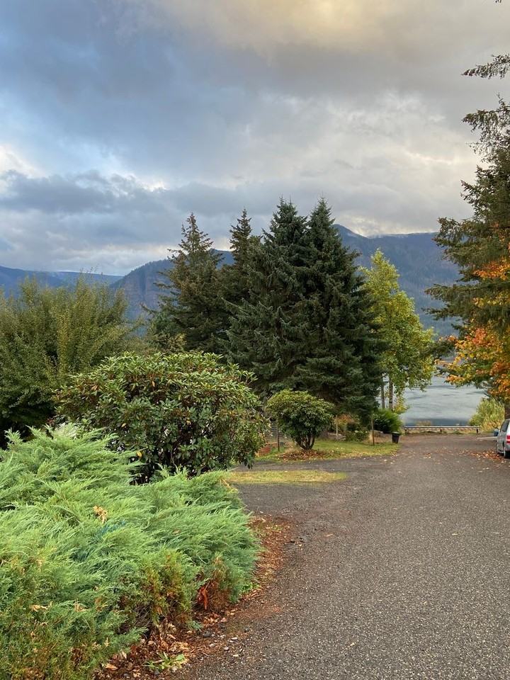 486 Ne Doug Fir St - Photo 2 of 17