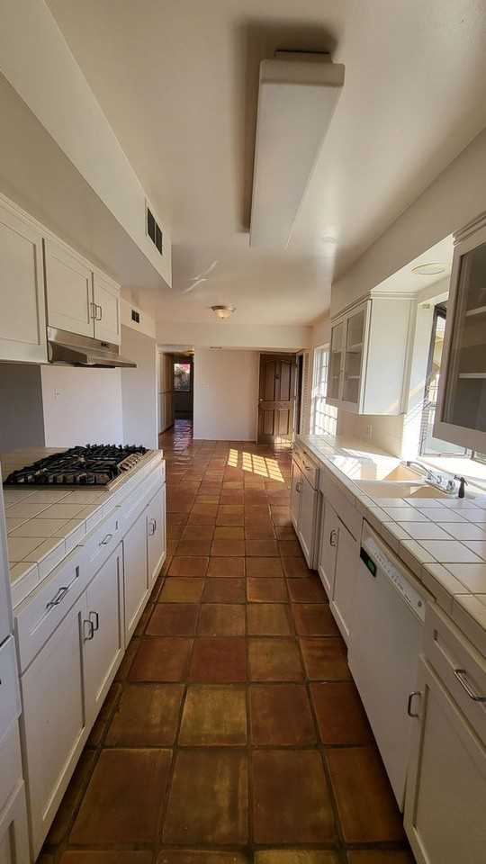 101 Blanding Ct - Photo 3 of 16