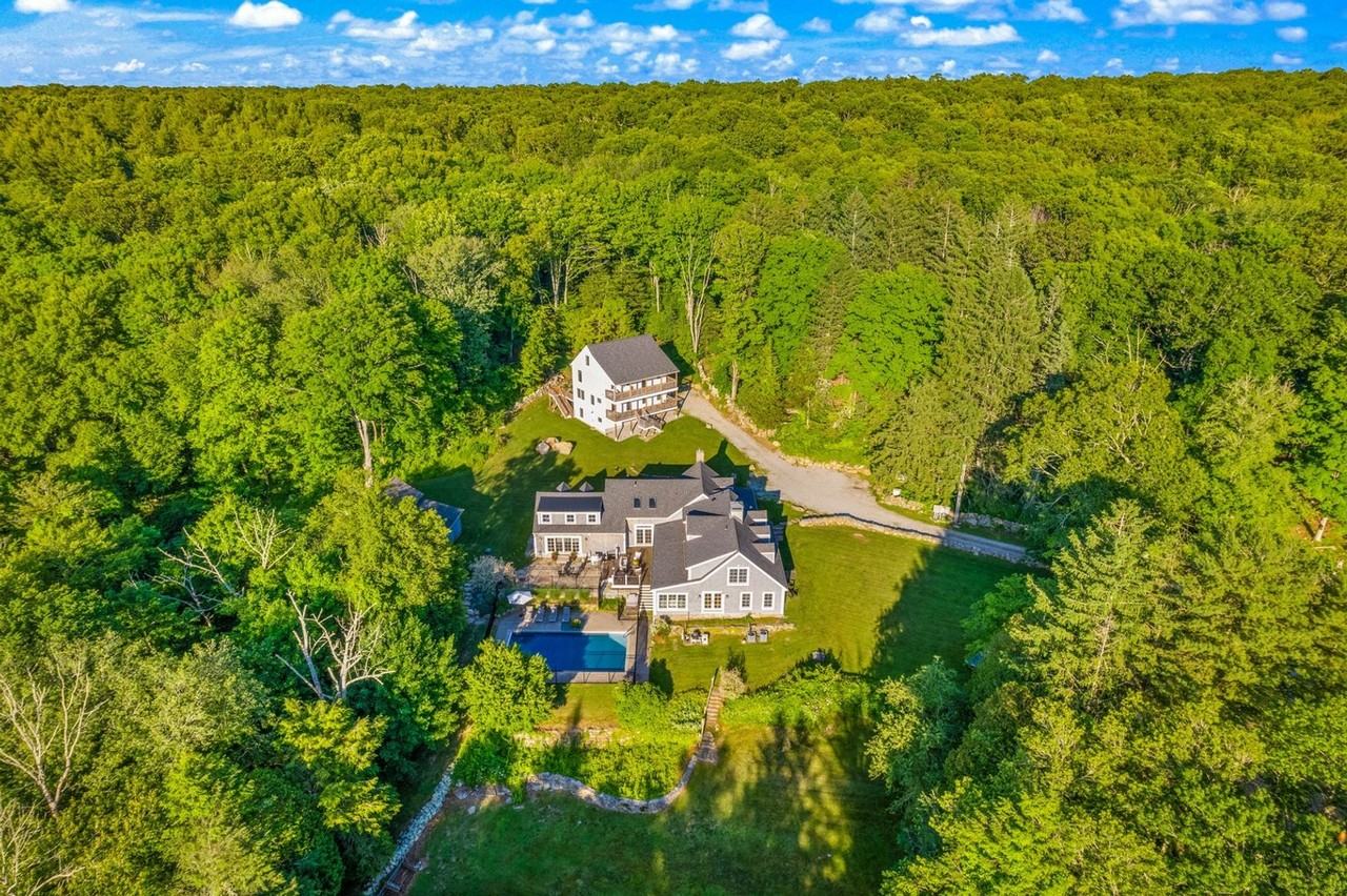 188 Wolf Neck Road - Photo 2 of 36