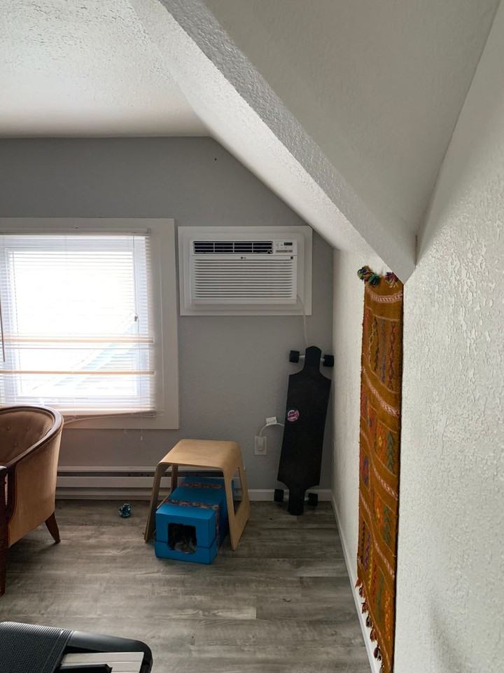 1660 Marshall Ave - Photo 6 of 10