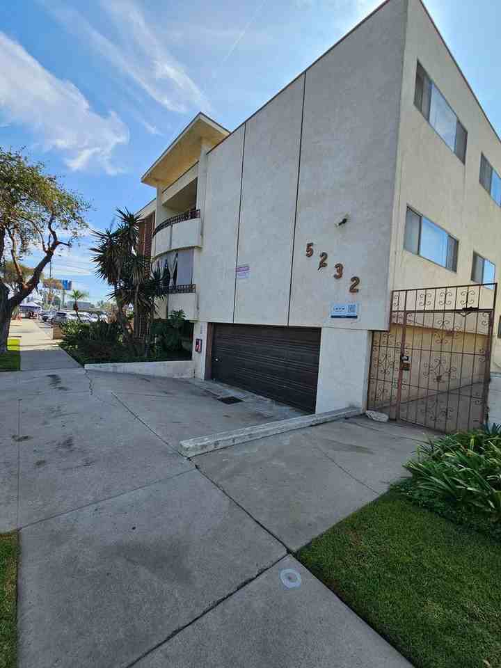 5232 Fairview Blvd - Photo 2 of 23