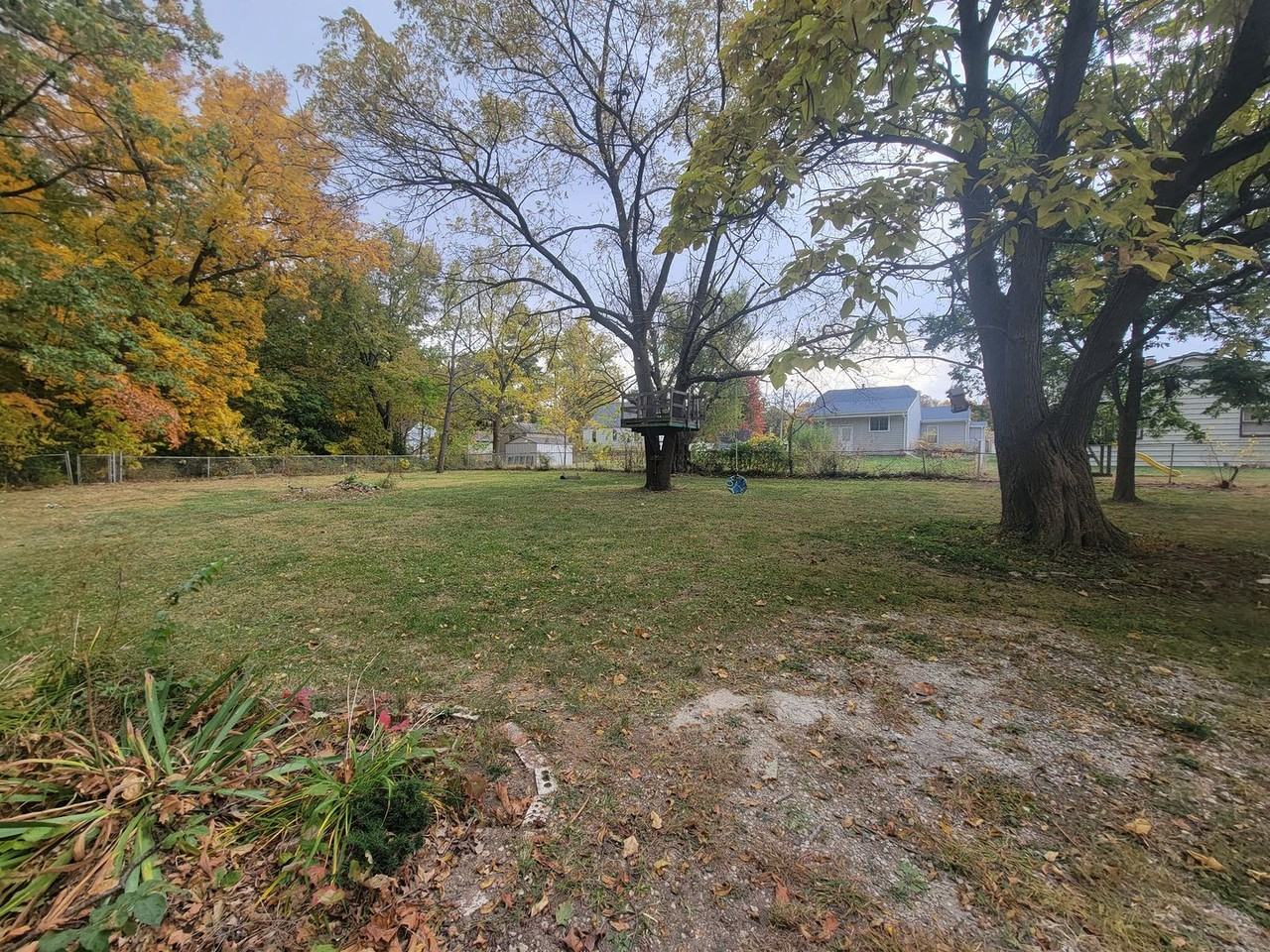 102 N Norwood Pl - Photo 2 of 12