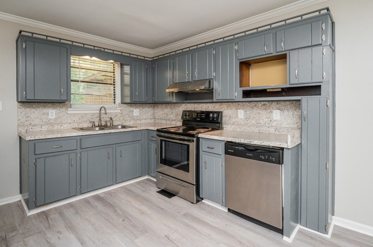 Worthington Drive - Photo 2 of 33