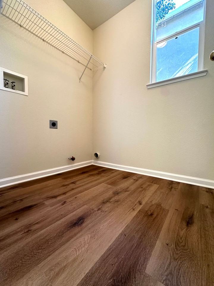 80 Lexington St - Photo 3 of 35