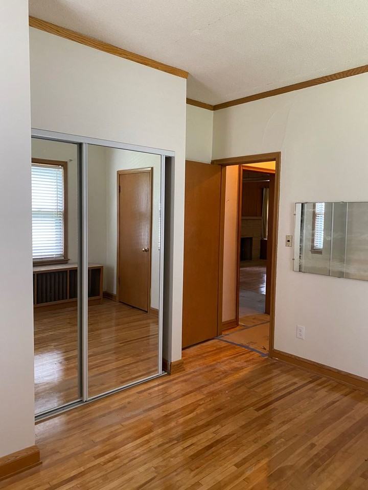 1701 Hubbard Ave - Photo 3 of 15