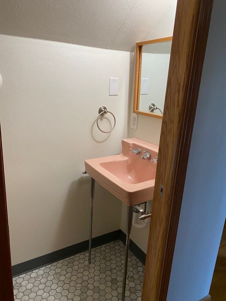 1701 Hubbard Ave - Photo 5 of 15