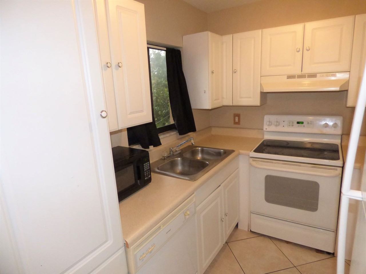 3074 Broadpoint Dr - Photo 6 of 29