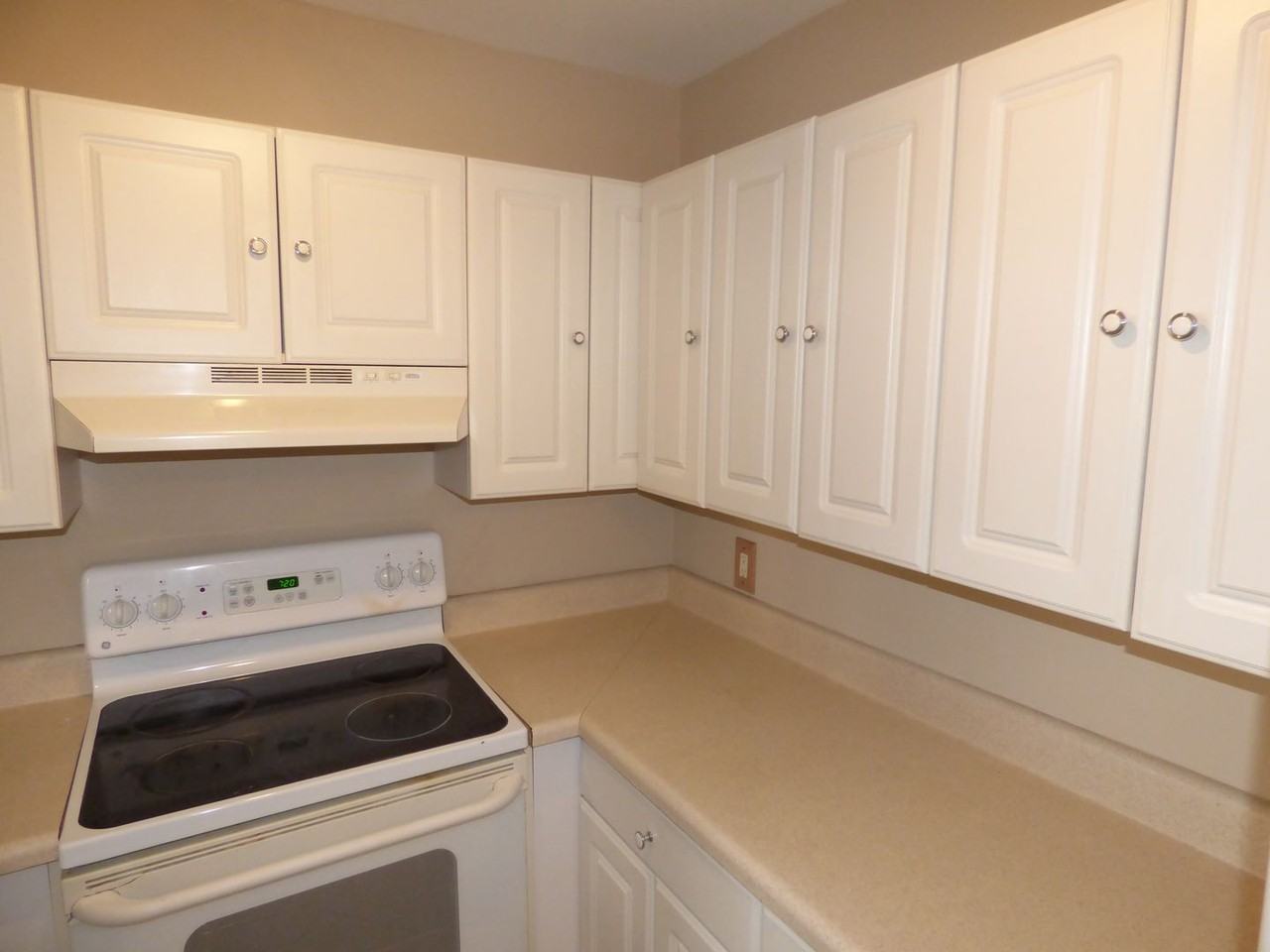 3074 Broadpoint Dr - Photo 7 of 29