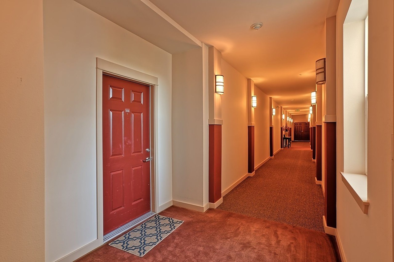 5600 Harbour Pointe Blvd #1-306 - Photo 6 of 35