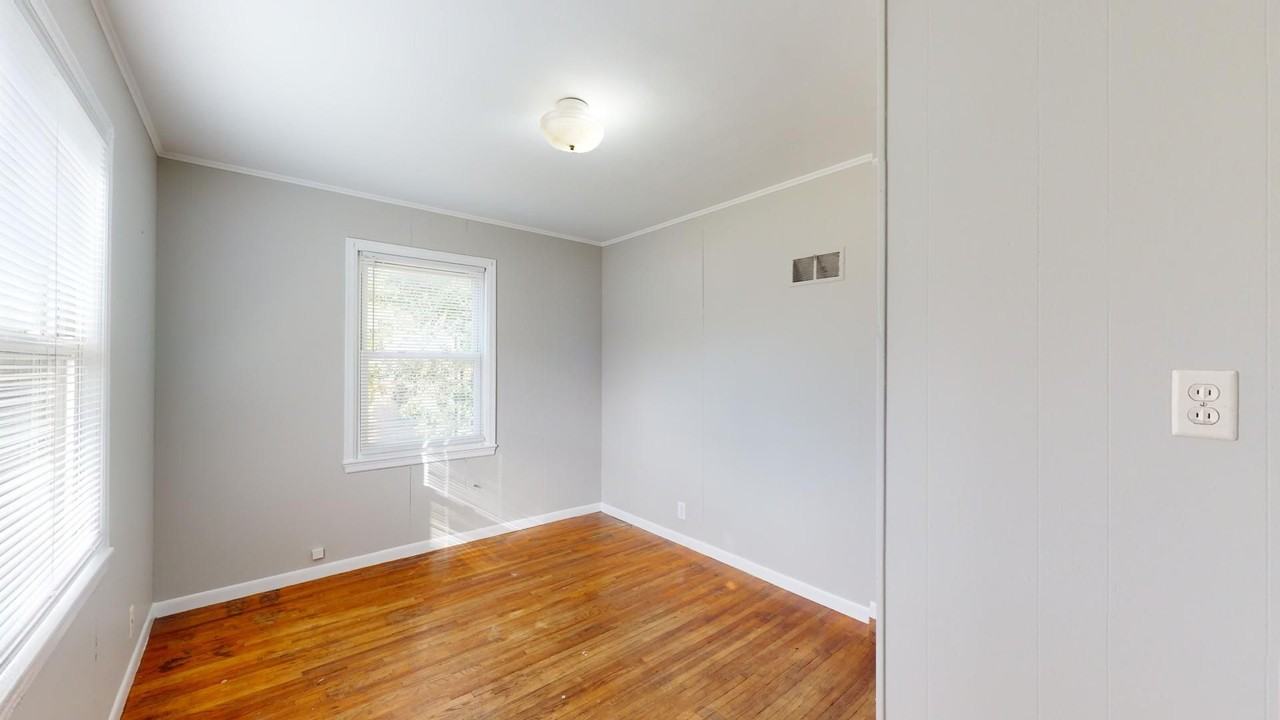 3121 Lincoln Way - Photo 6 of 21
