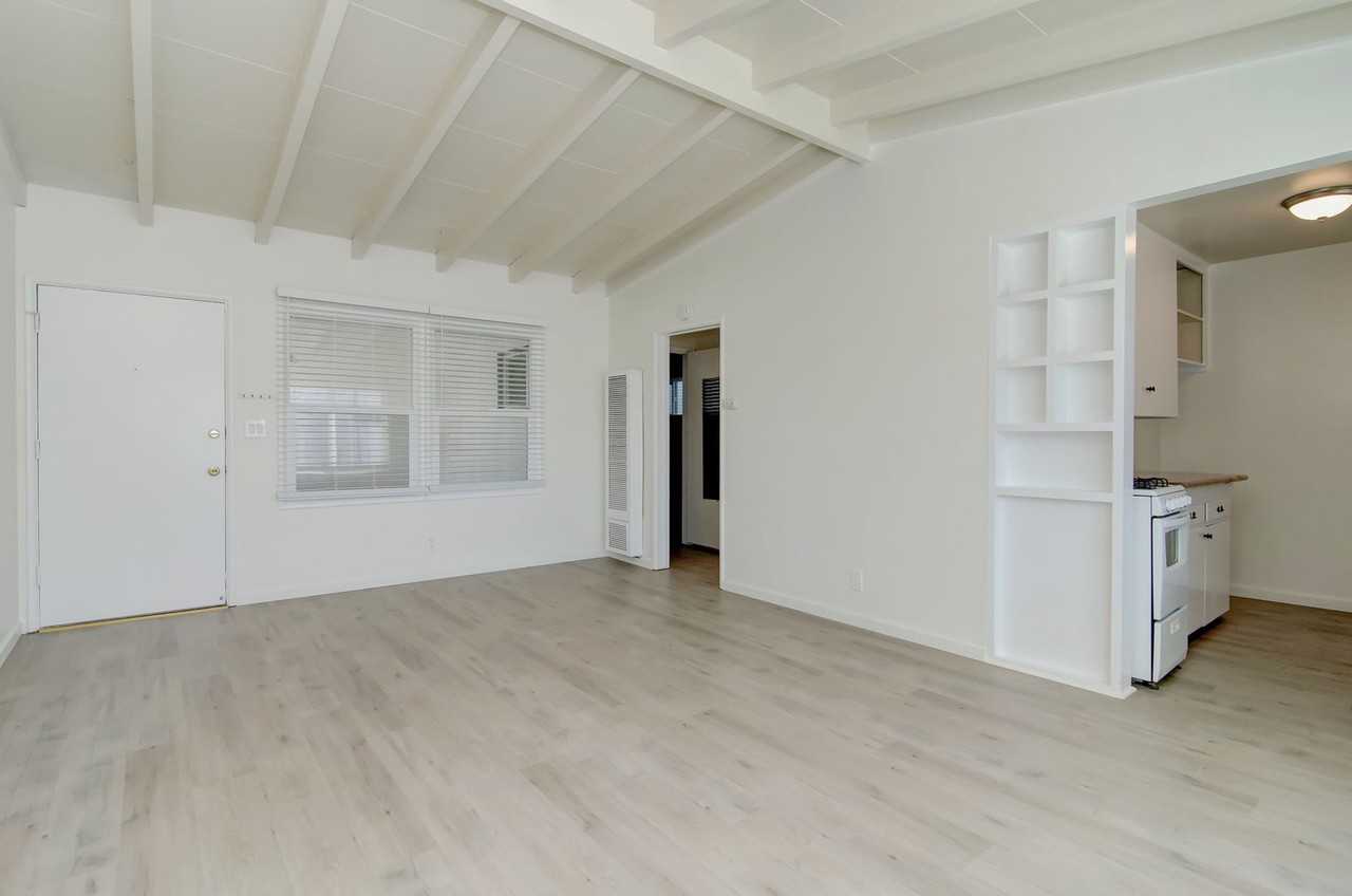 1209 W Balboa Blvd #2 - Photo 2 of 12