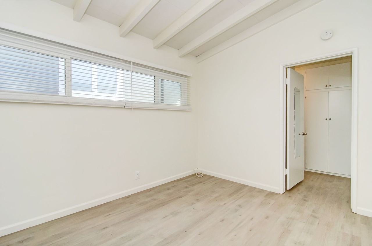 1209 W Balboa Blvd #2 - Photo 3 of 12