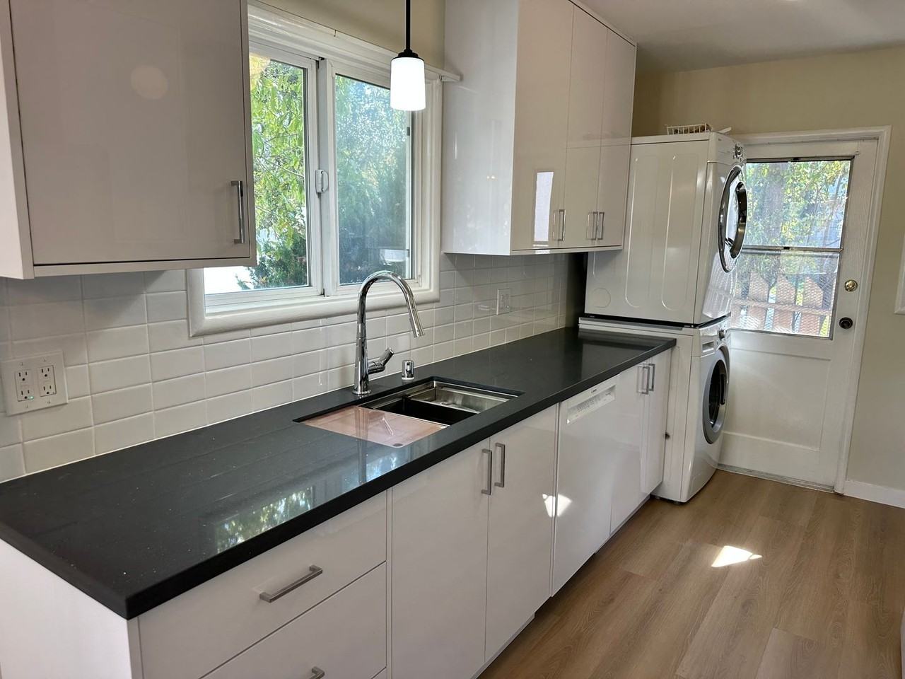 127 Behrens St - Photo 3 of 13