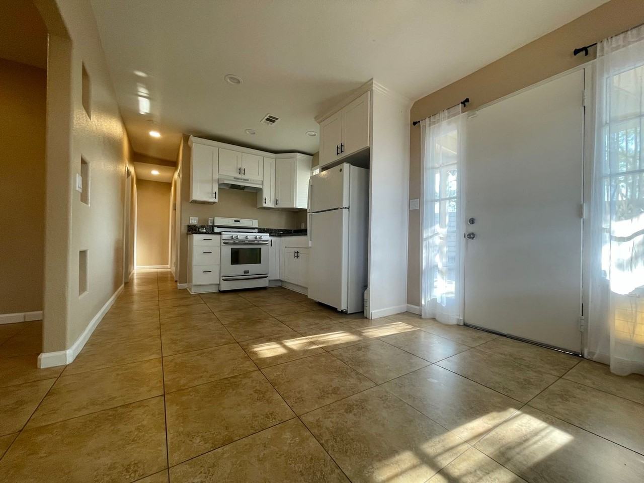 66183 2nd St - Photo 3 of 20