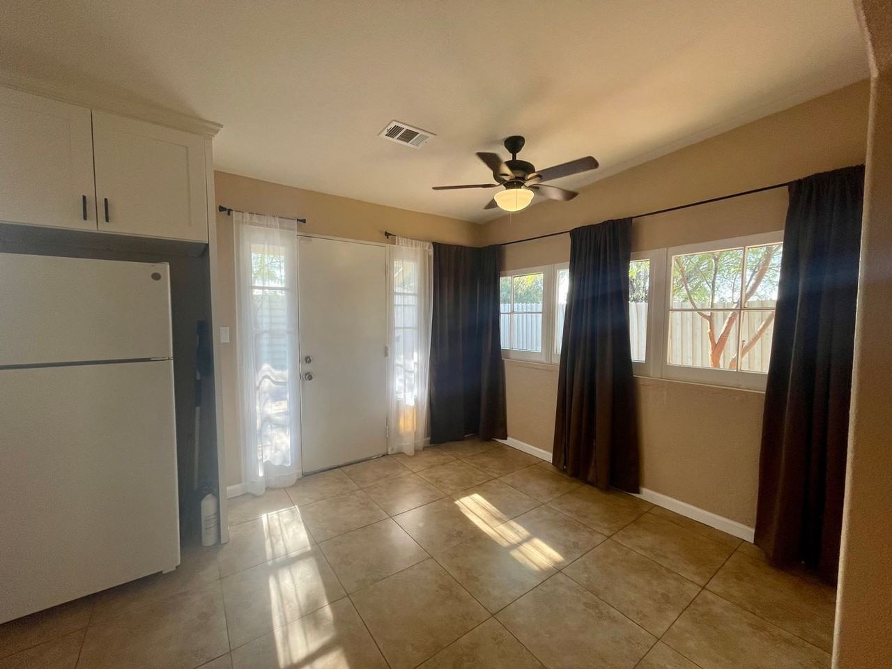 66183 2nd St - Photo 5 of 20