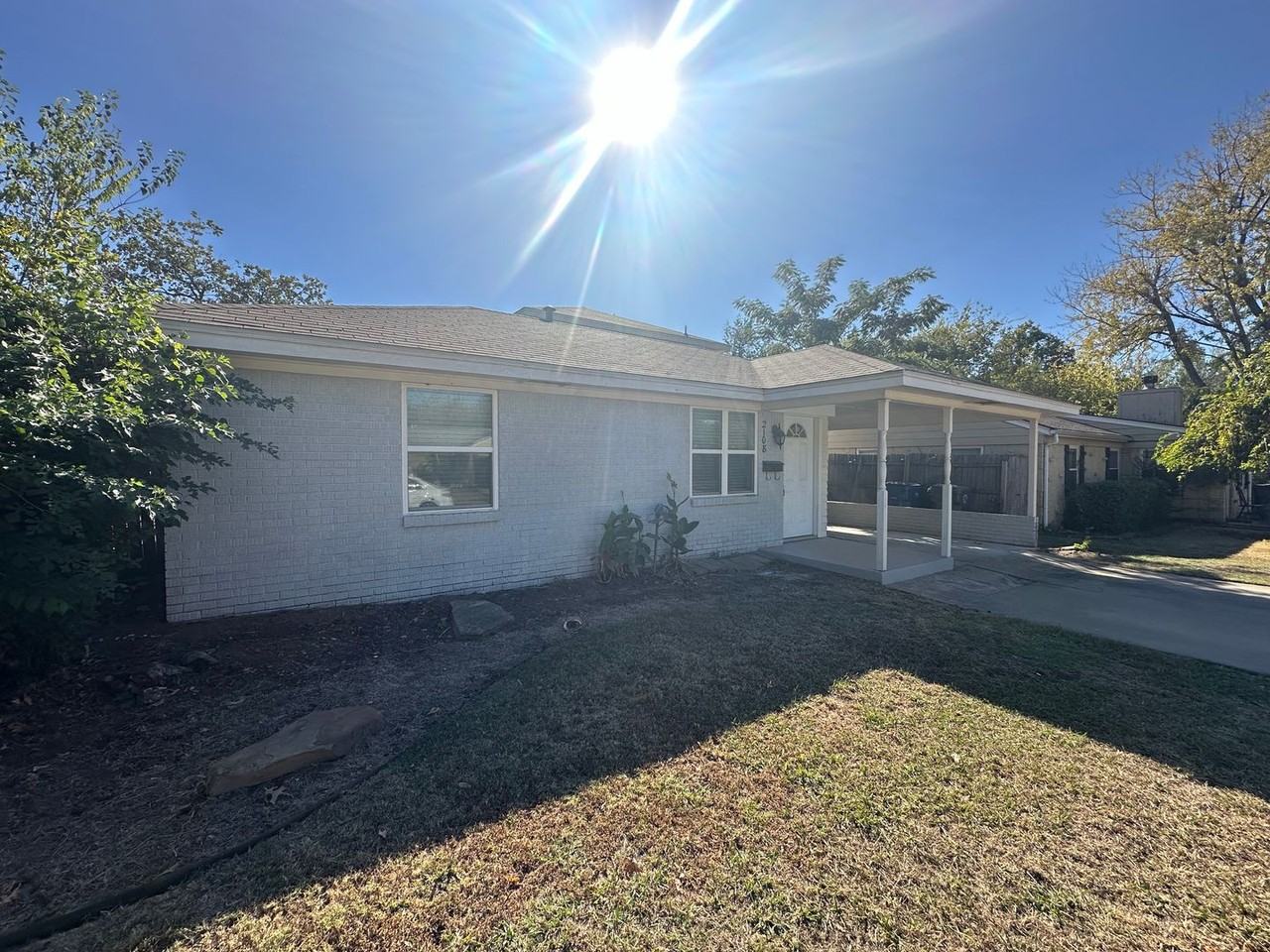 2108 Westchester Dr - Photo 3 of 33