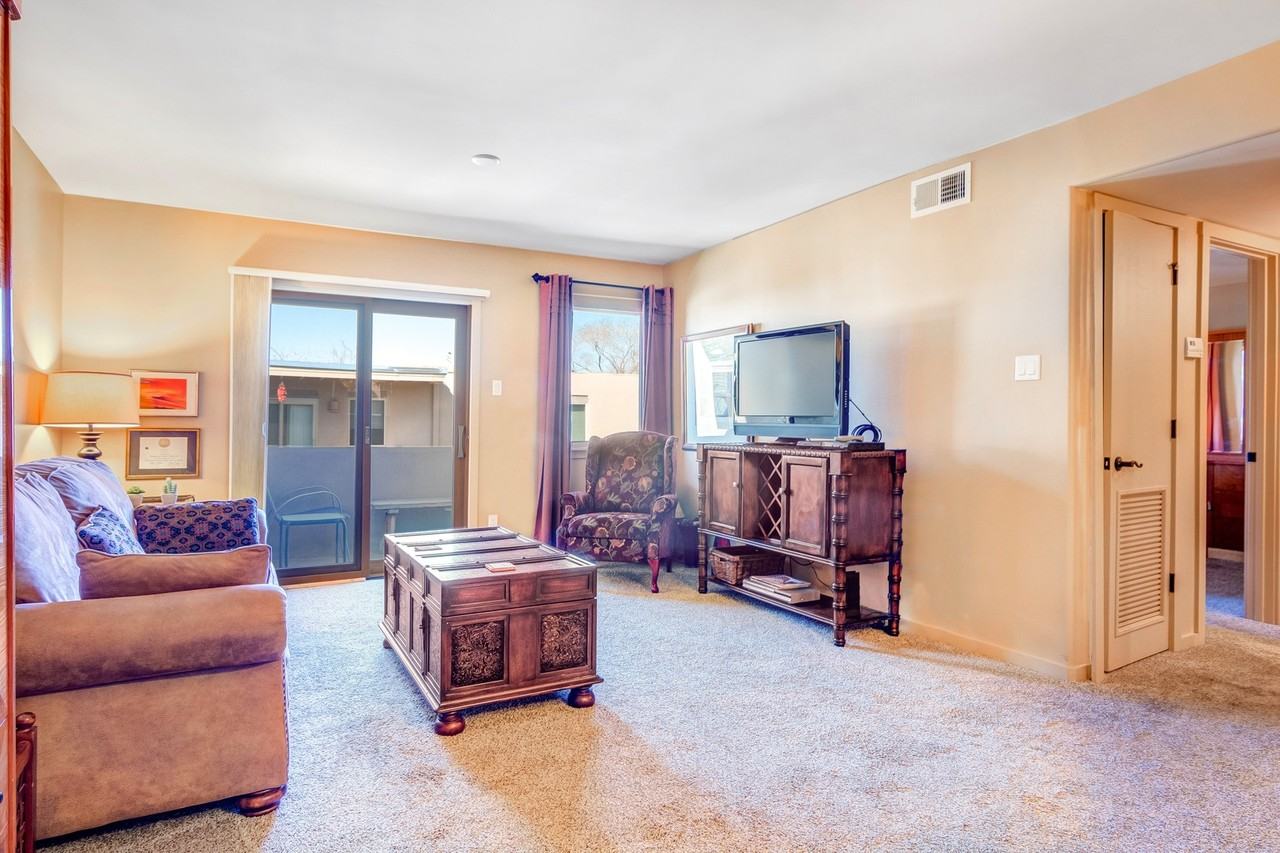 601 W San Mateo Rd #71 - Photo 4 of 16