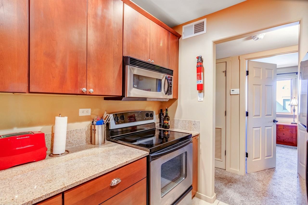 601 W San Mateo Rd #71 - Photo 7 of 16