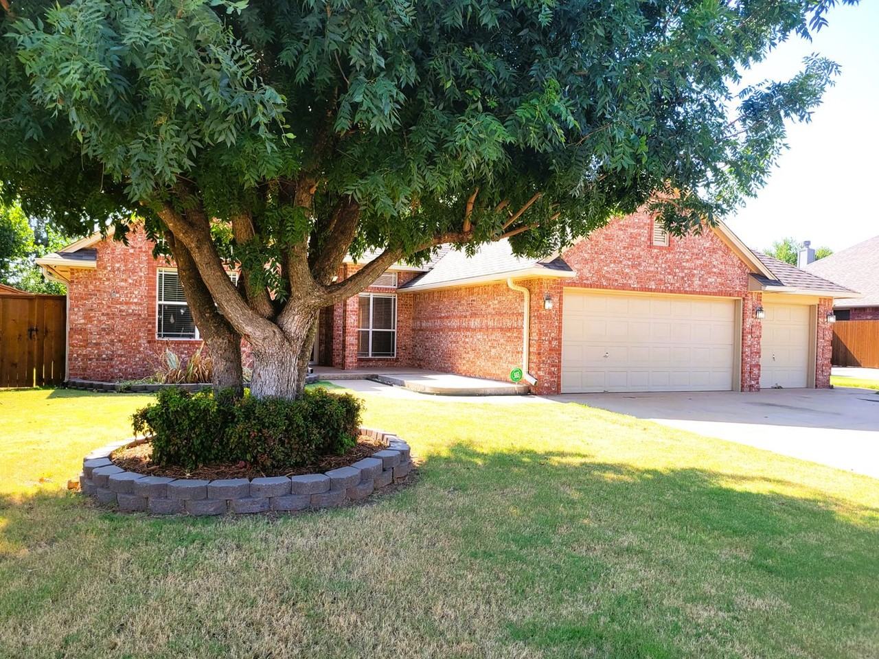 439 Sage Brush Rd - Photo 3 of 33