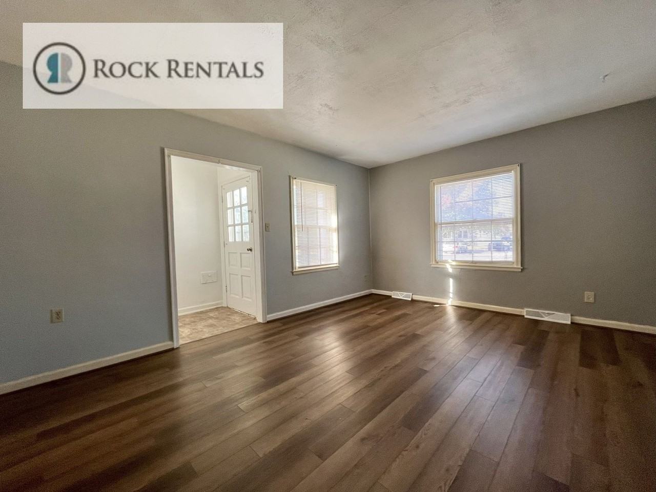 419 E 9th Ave - Photo 2 of 11