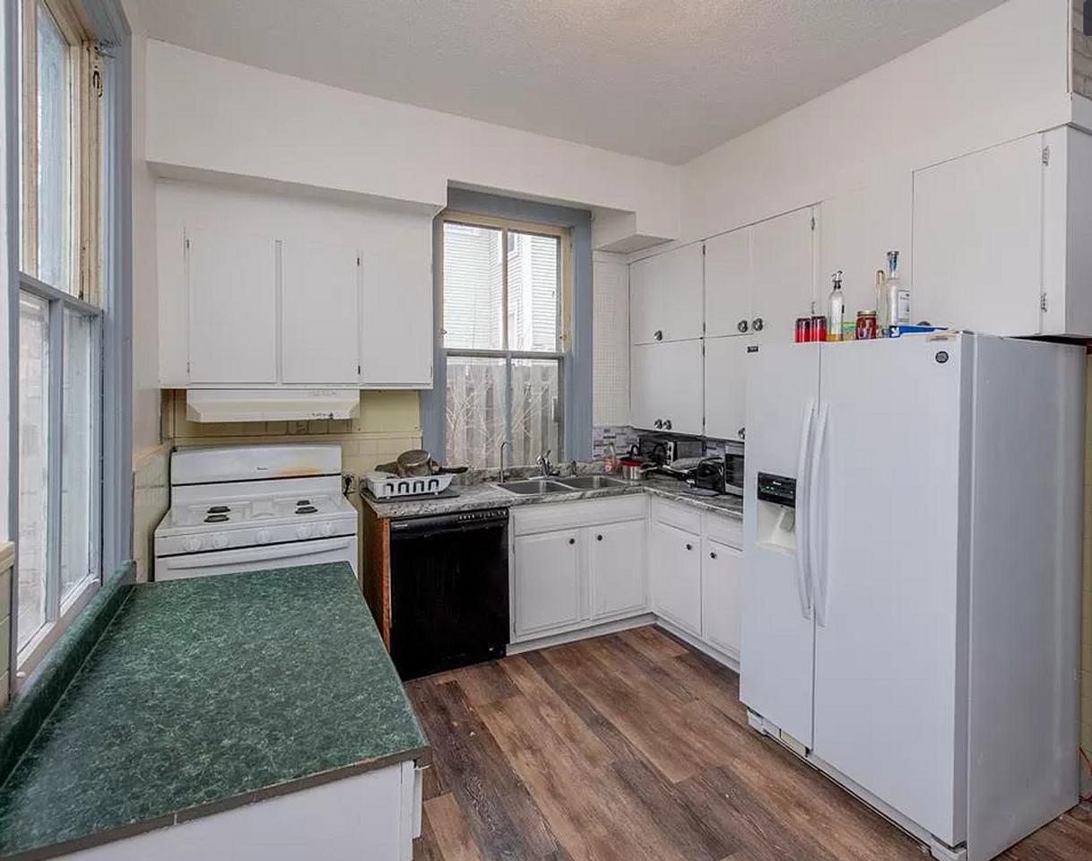 1939 Iglehart Ave - Photo 3 of 6