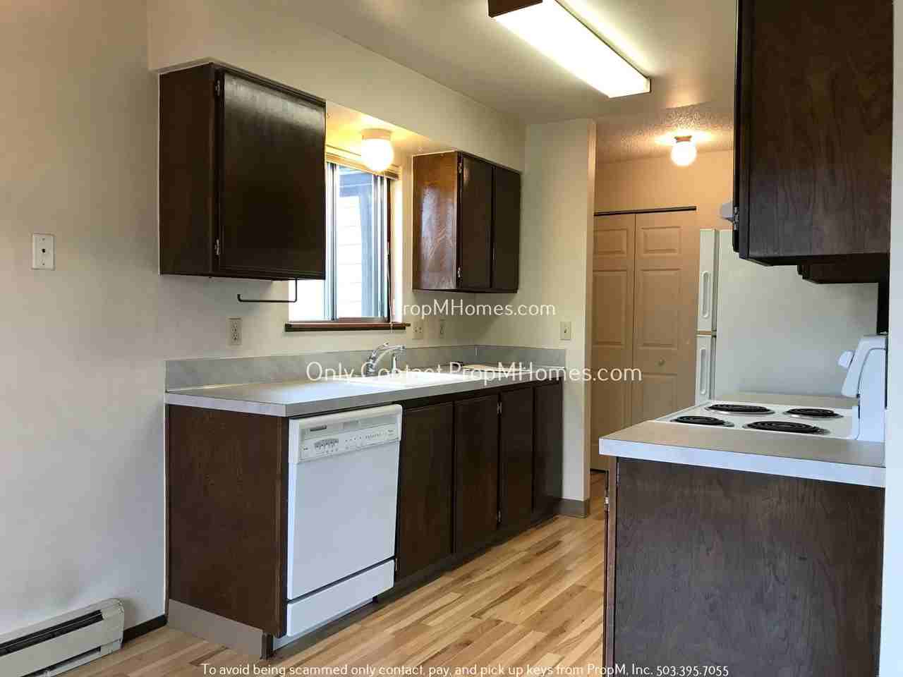 730 W Powell Blvd - Photo 3 of 12