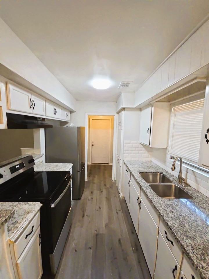 4203 Wuthering Heights Dr - Photo 6 of 37