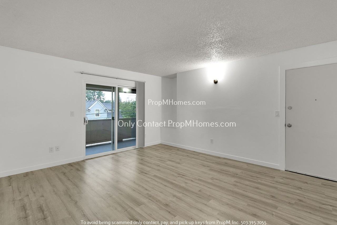 714 9th St - Photo 3 of 19