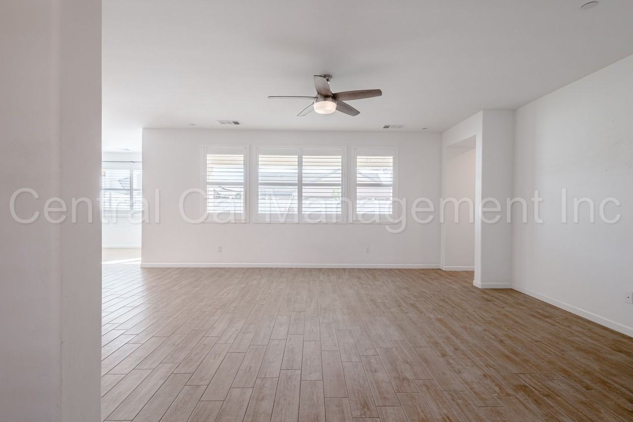 14409 Barbon Beck Ave - Photo 3 of 26