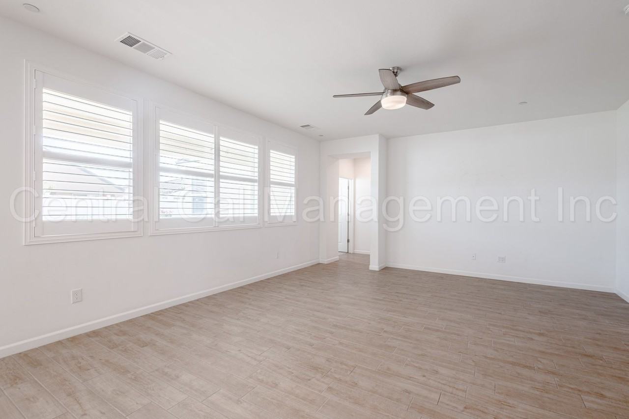 14409 Barbon Beck Ave - Photo 5 of 26