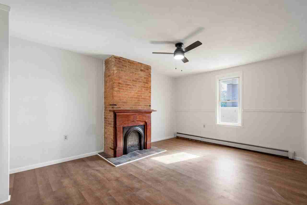 1734 Washington St - Photo 3 of 26