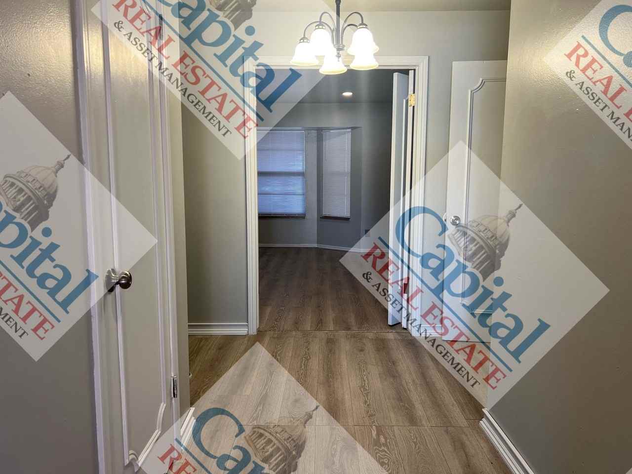 5913 Crestview Dr - Photo 3 of 38