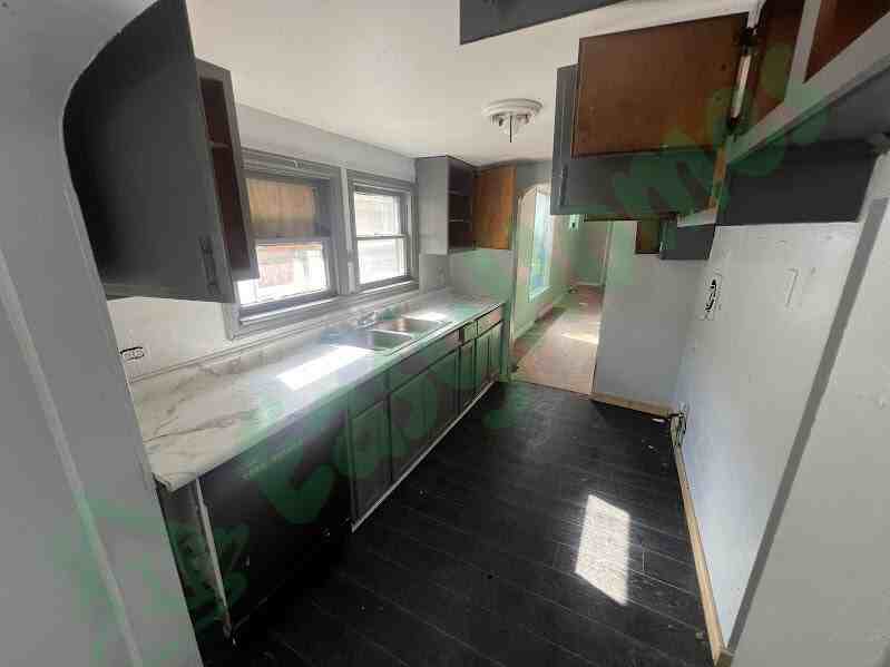 920 Orchard Street - Photo 2 of 7