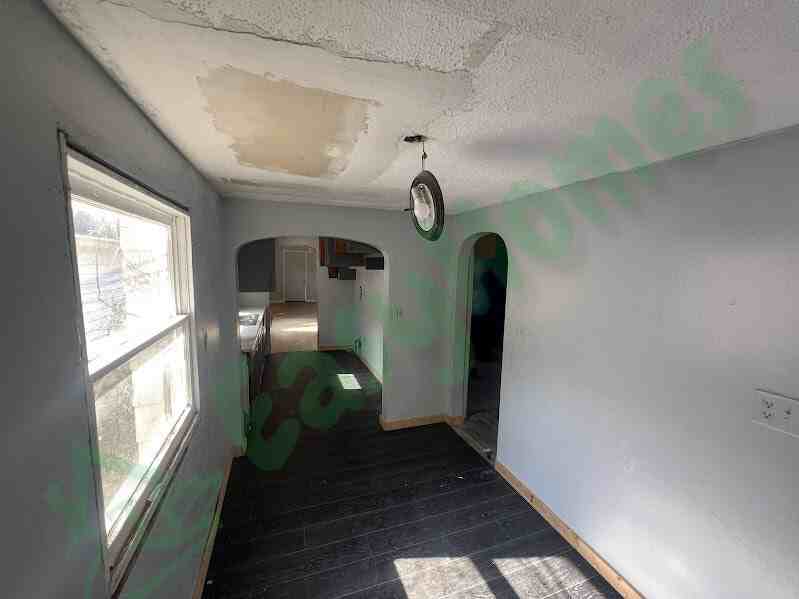 920 Orchard Street - Photo 3 of 7