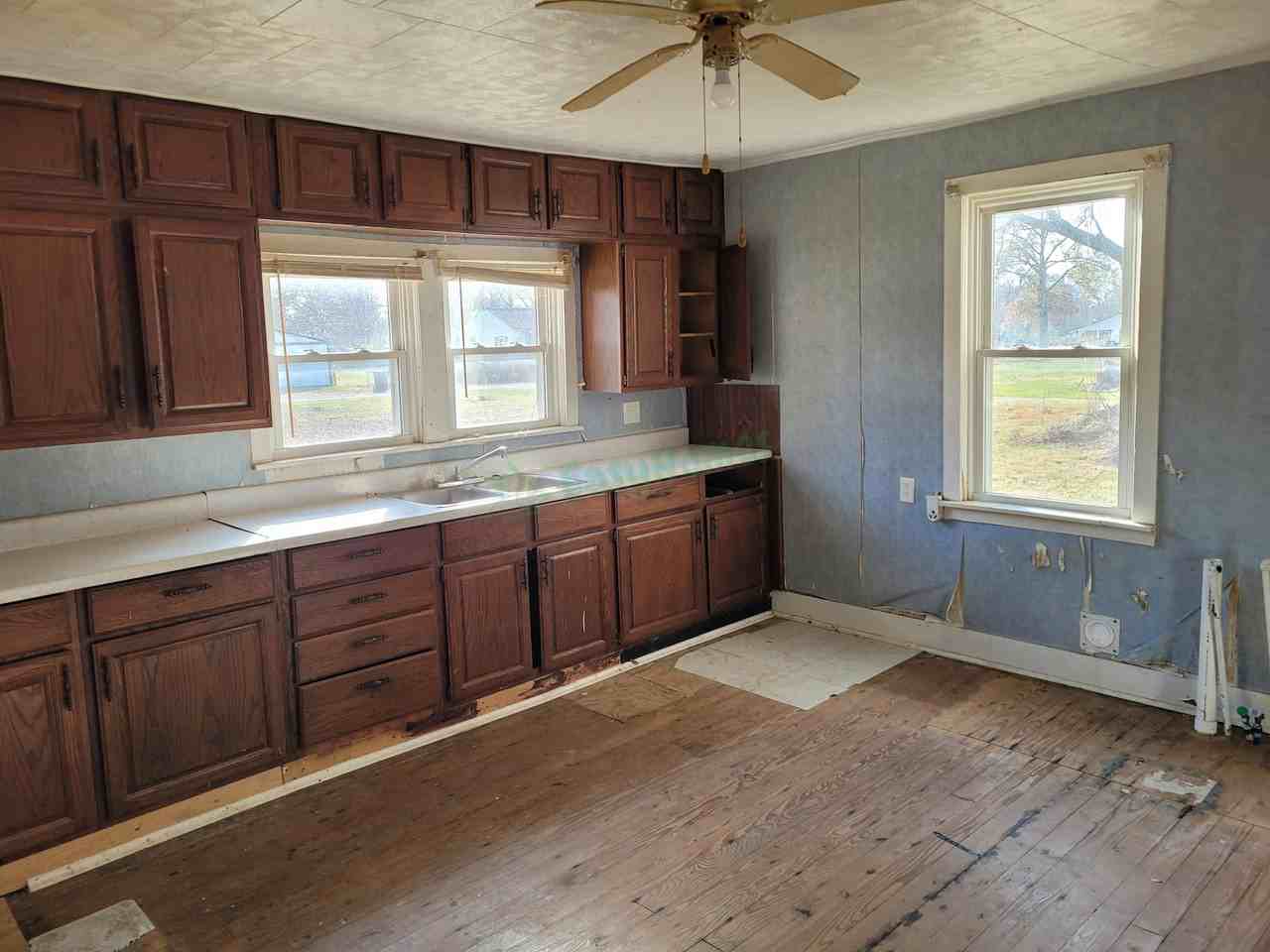 404 North Carroll Street - Photo 3 of 17