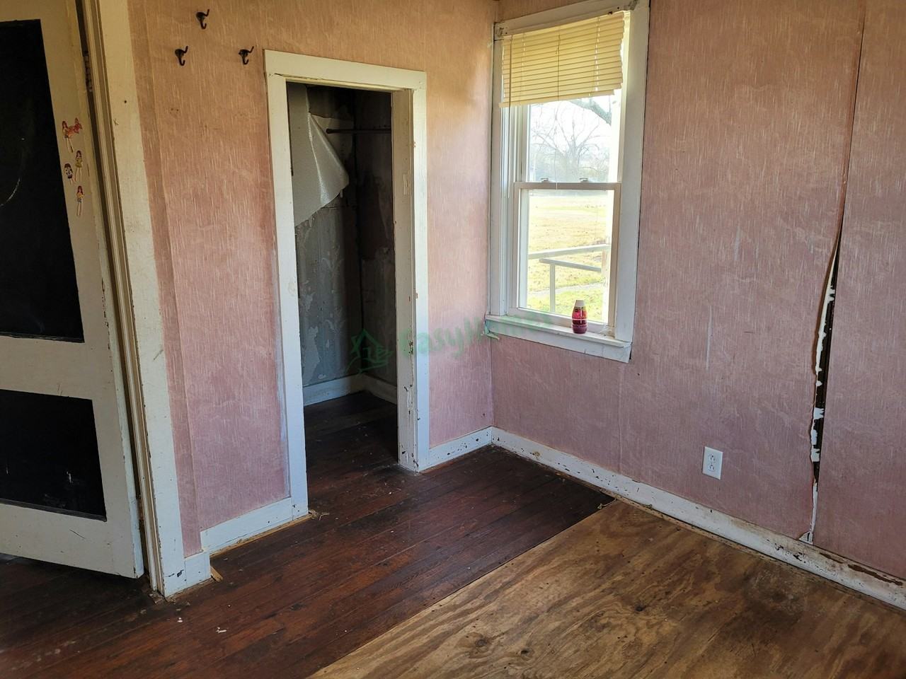 404 North Carroll Street - Photo 4 of 17