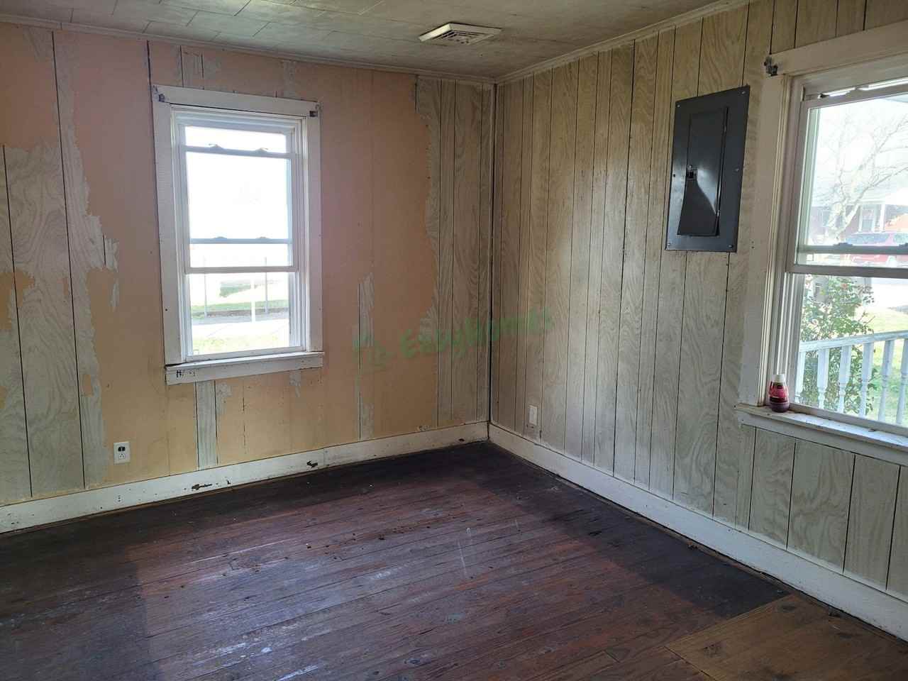 404 North Carroll Street - Photo 5 of 17