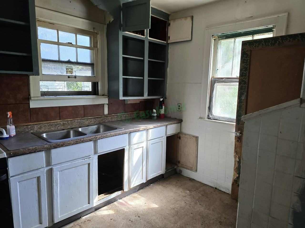 2728 West Wyoming Street - Photo 7 of 11