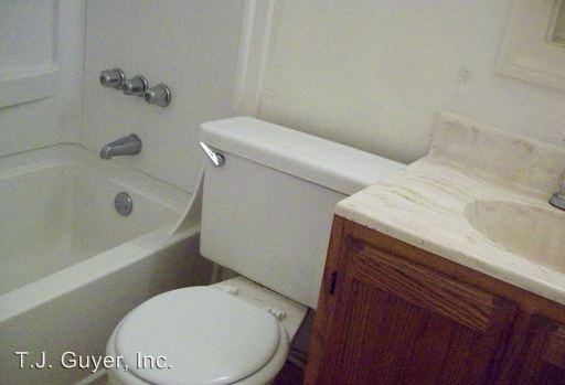 409-3&4 - 411-1&2 S Iron St - Photo 2 of 5