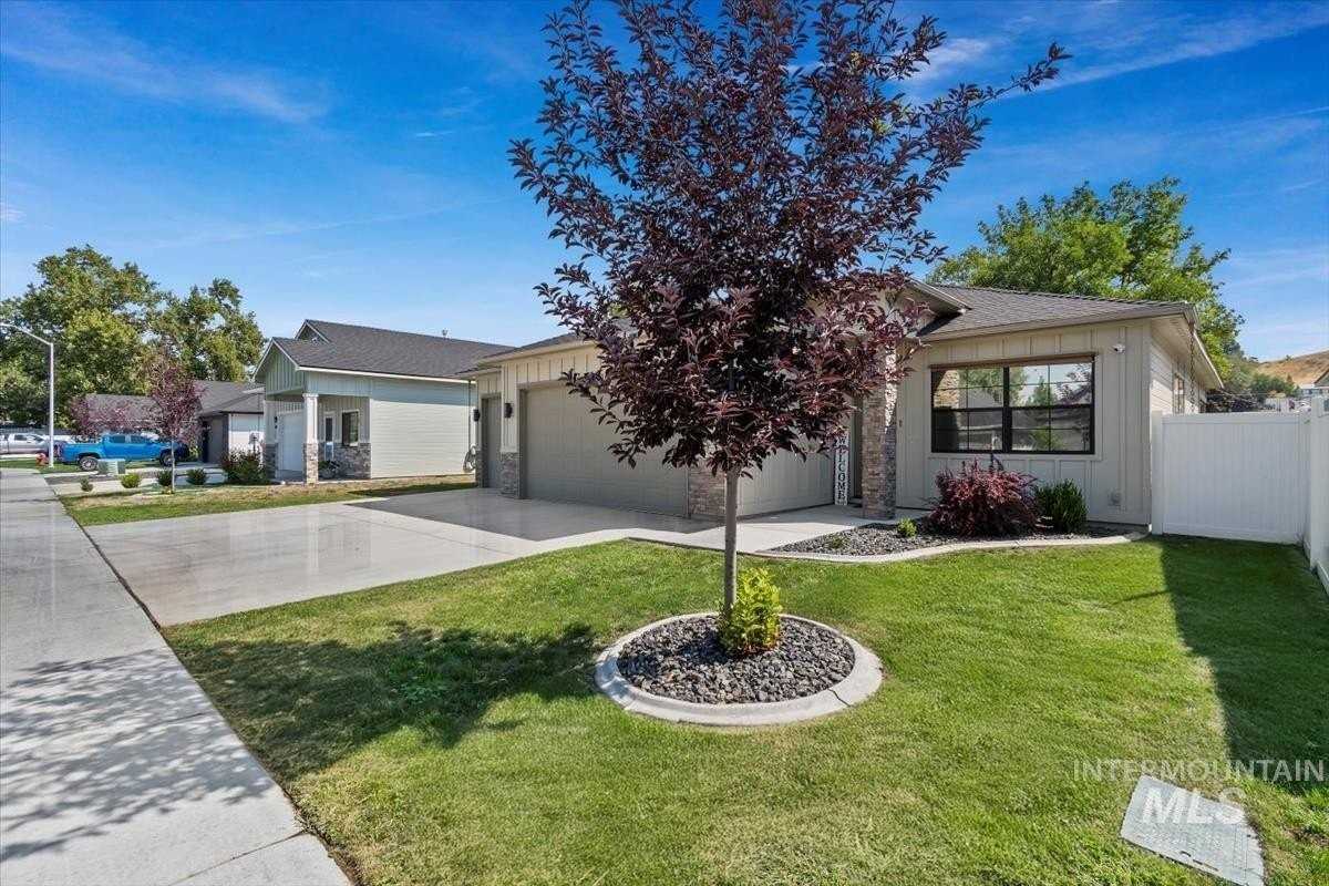 415 Cutias Street - Photo 4 of 35