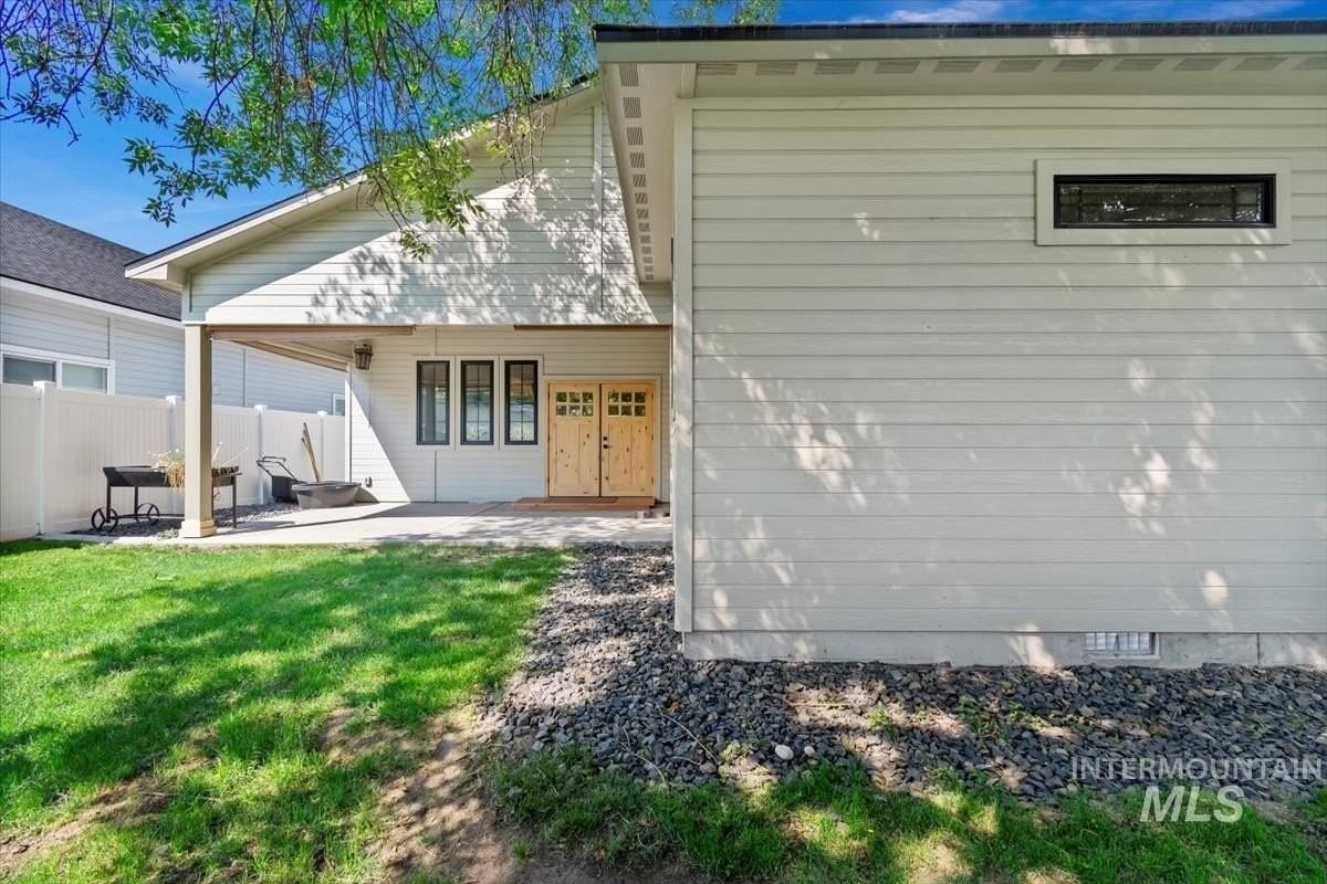 415 Cutias Street - Photo 7 of 35