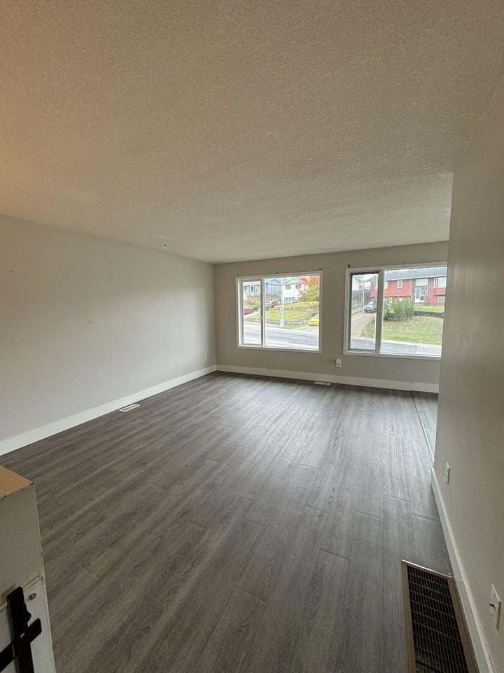 1801 Pottery Rd Uppr - Photo 2 of 10