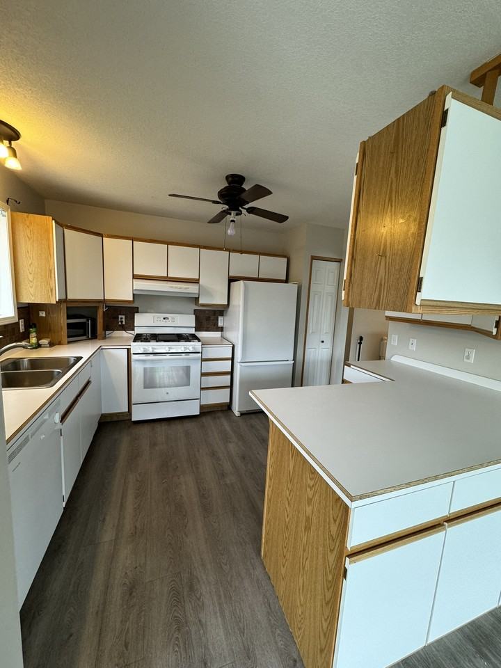 1801 Pottery Rd Uppr - Photo 3 of 10